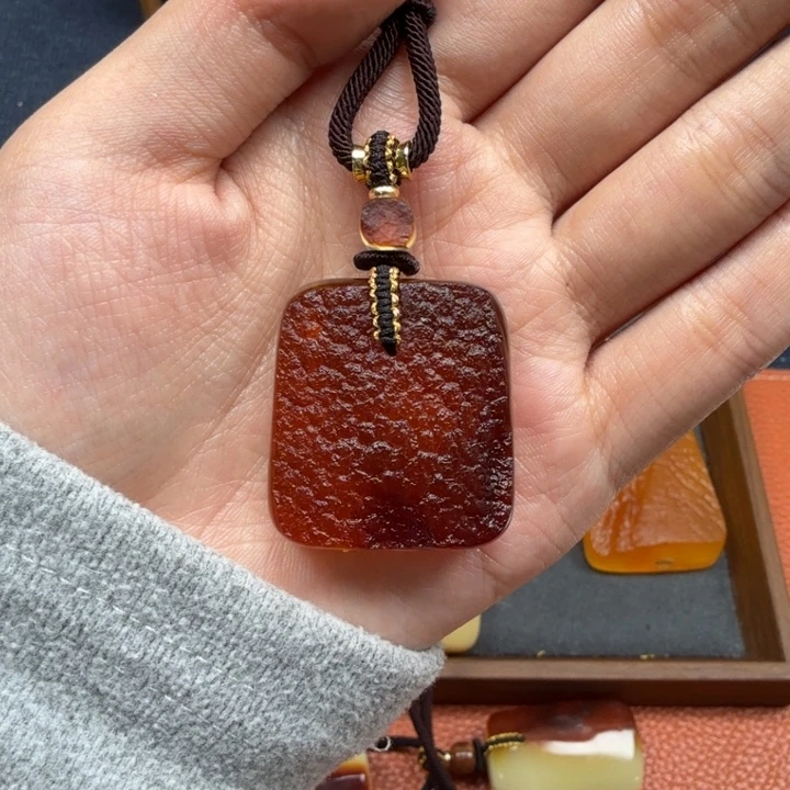 蜜蜡未镶嵌吊坠(赠链)