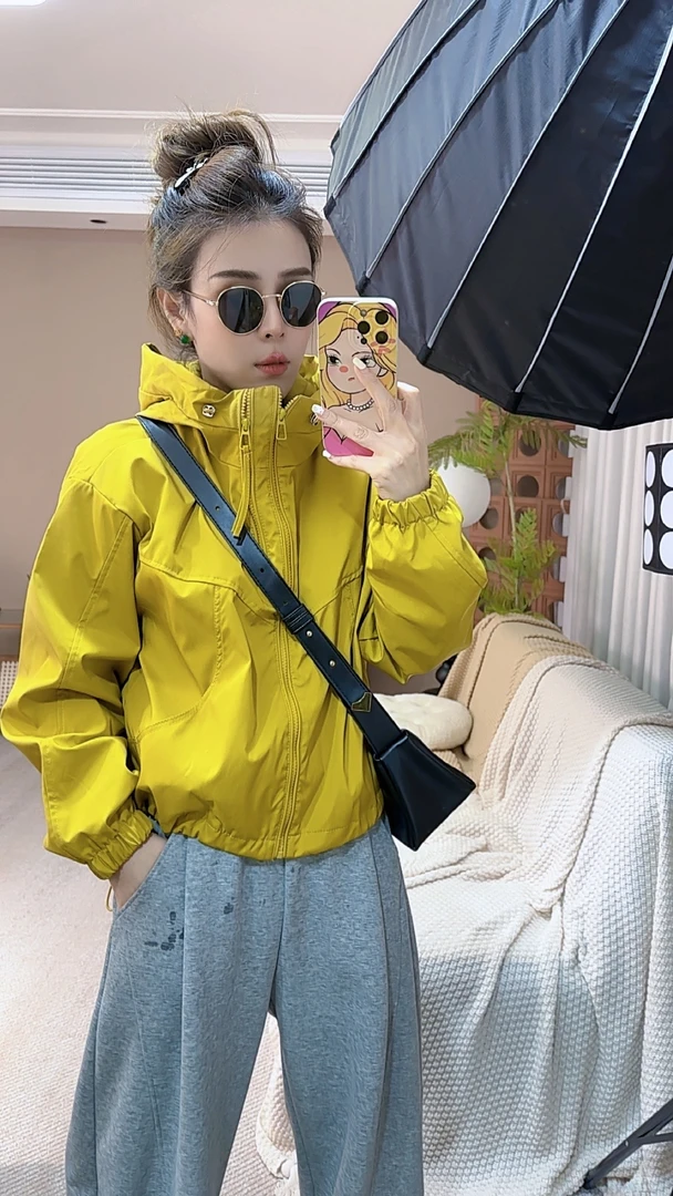 双层冲锋衣女春秋季短款外套运动2025新款爆款洋气夹克女上衣