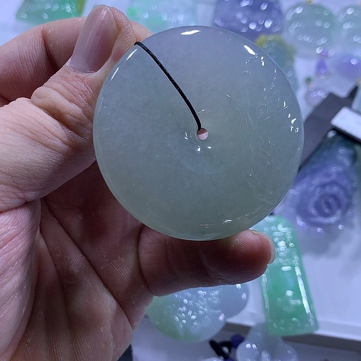 翡翠未镶嵌颈饰天然翡翠A货吊坠