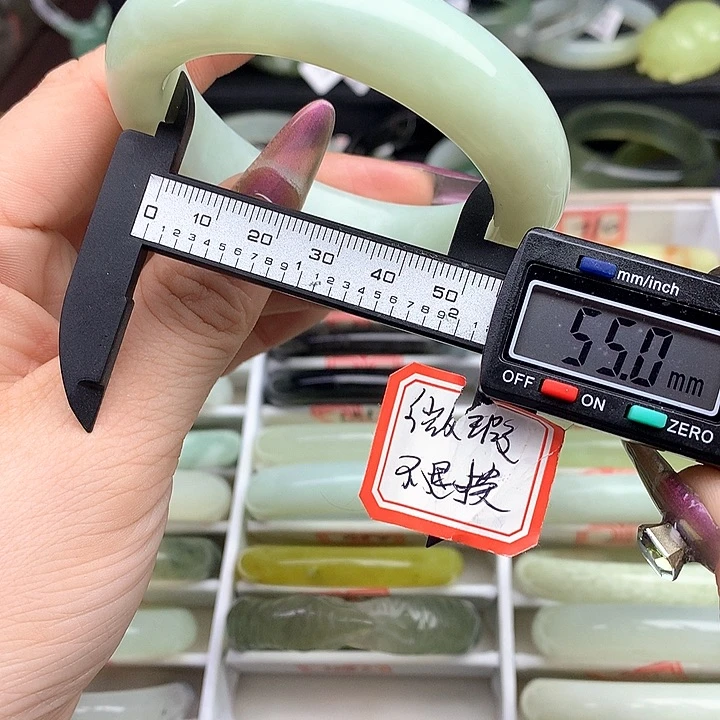 蛇纹石玉手镯未镶嵌692