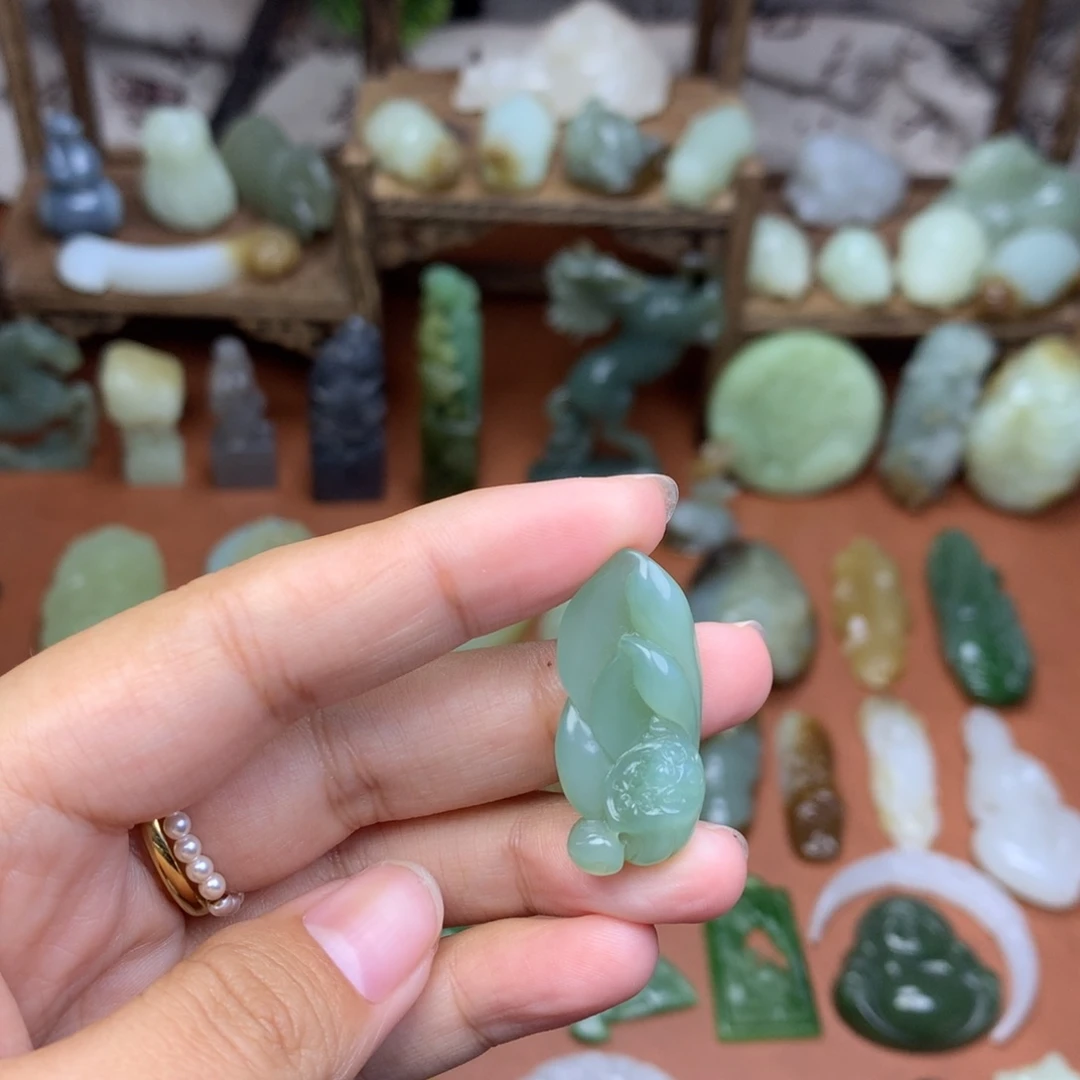 和田玉未镶嵌挂件