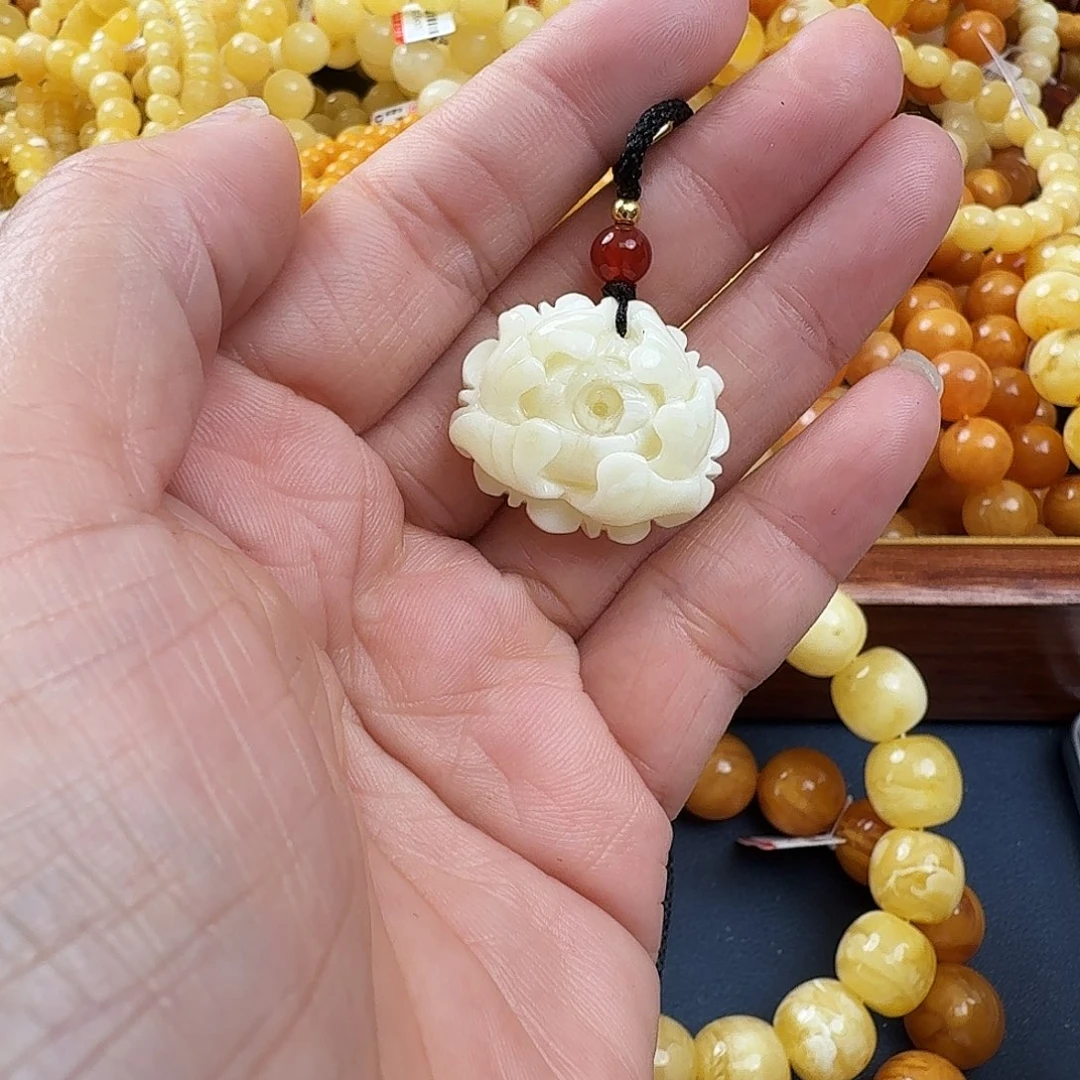 琥珀未镶嵌珠宝奇石