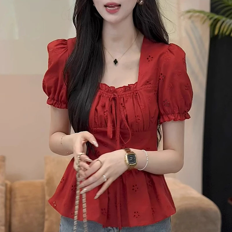 红色镂空钩花方领亚麻短袖衬衫女2025夏季新款法式小资掐腰小上衣