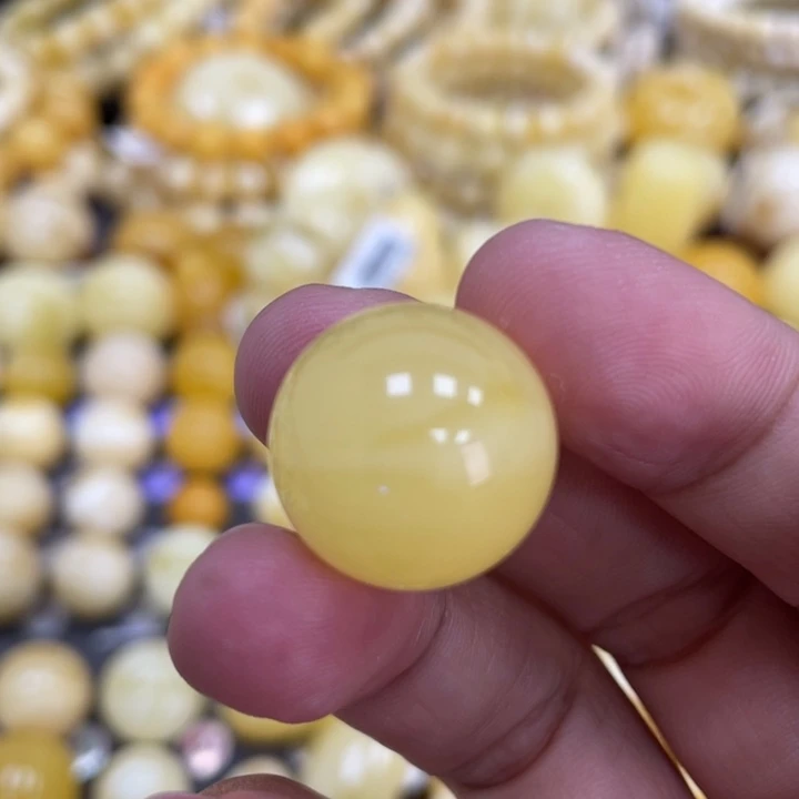 蜜蜡未镶嵌裸石18mm