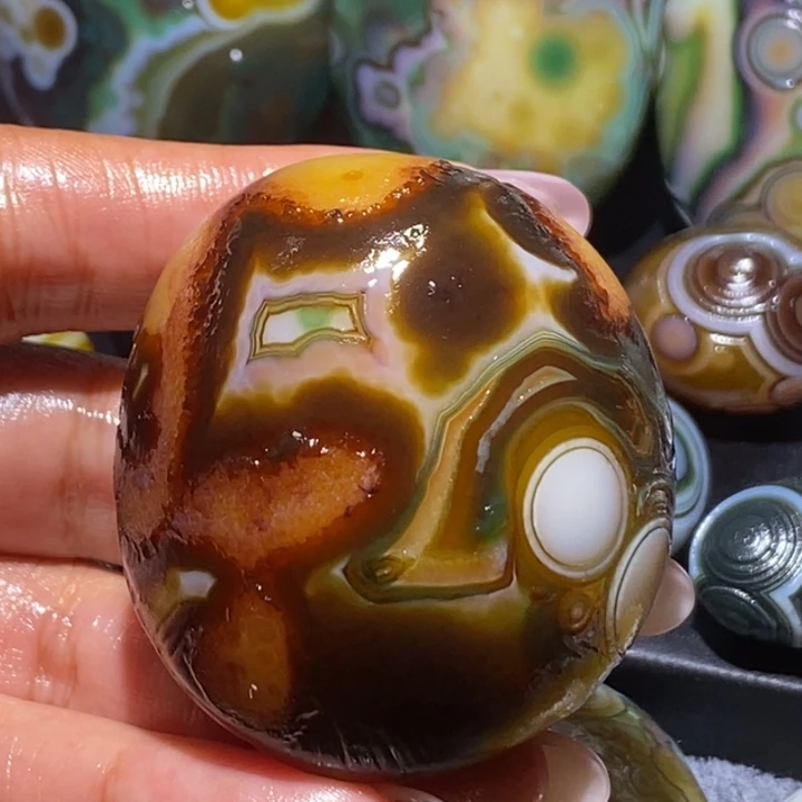 玛瑙/玉髓未镶嵌珠宝奇石105