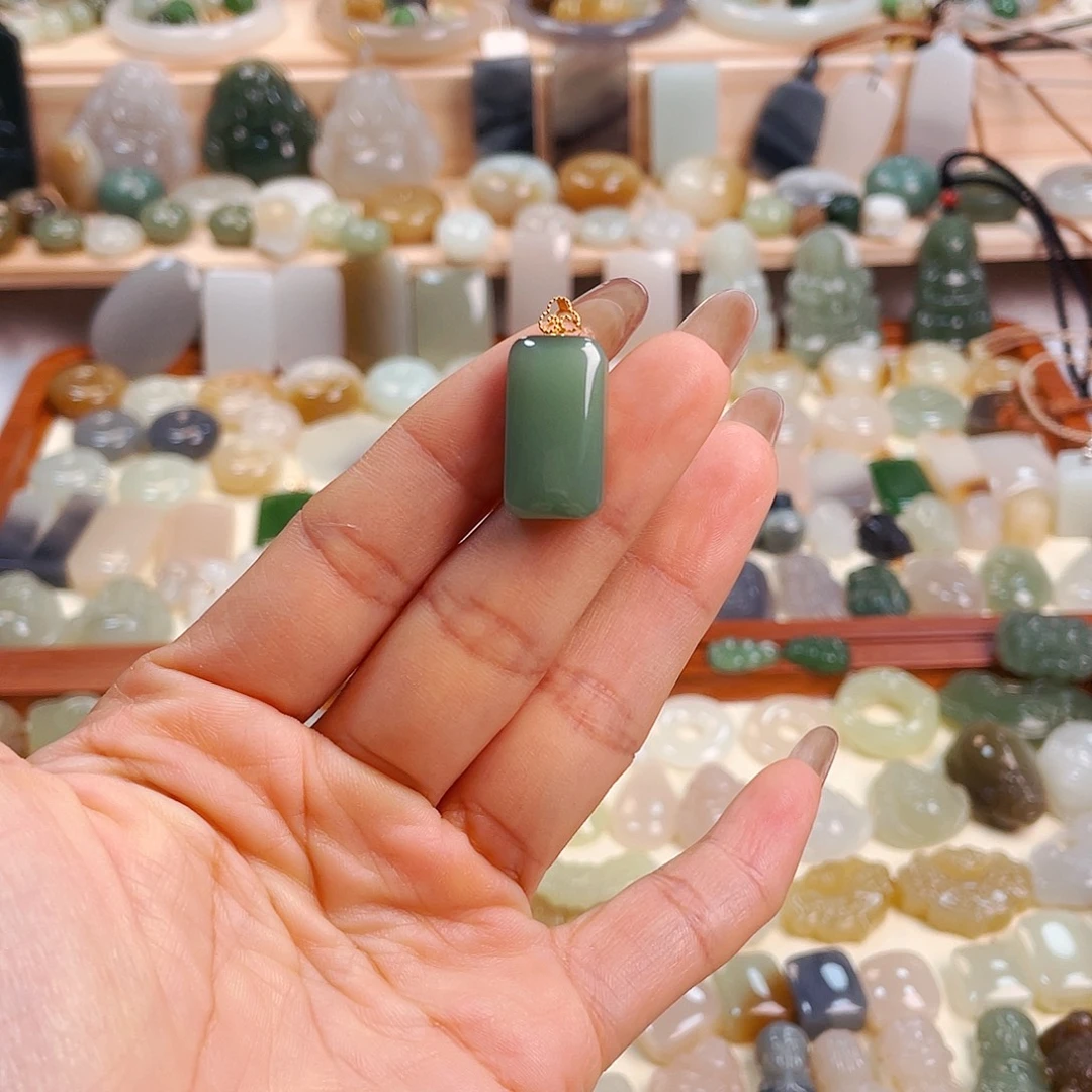 和田玉18K金镶嵌吊坠(不含链)