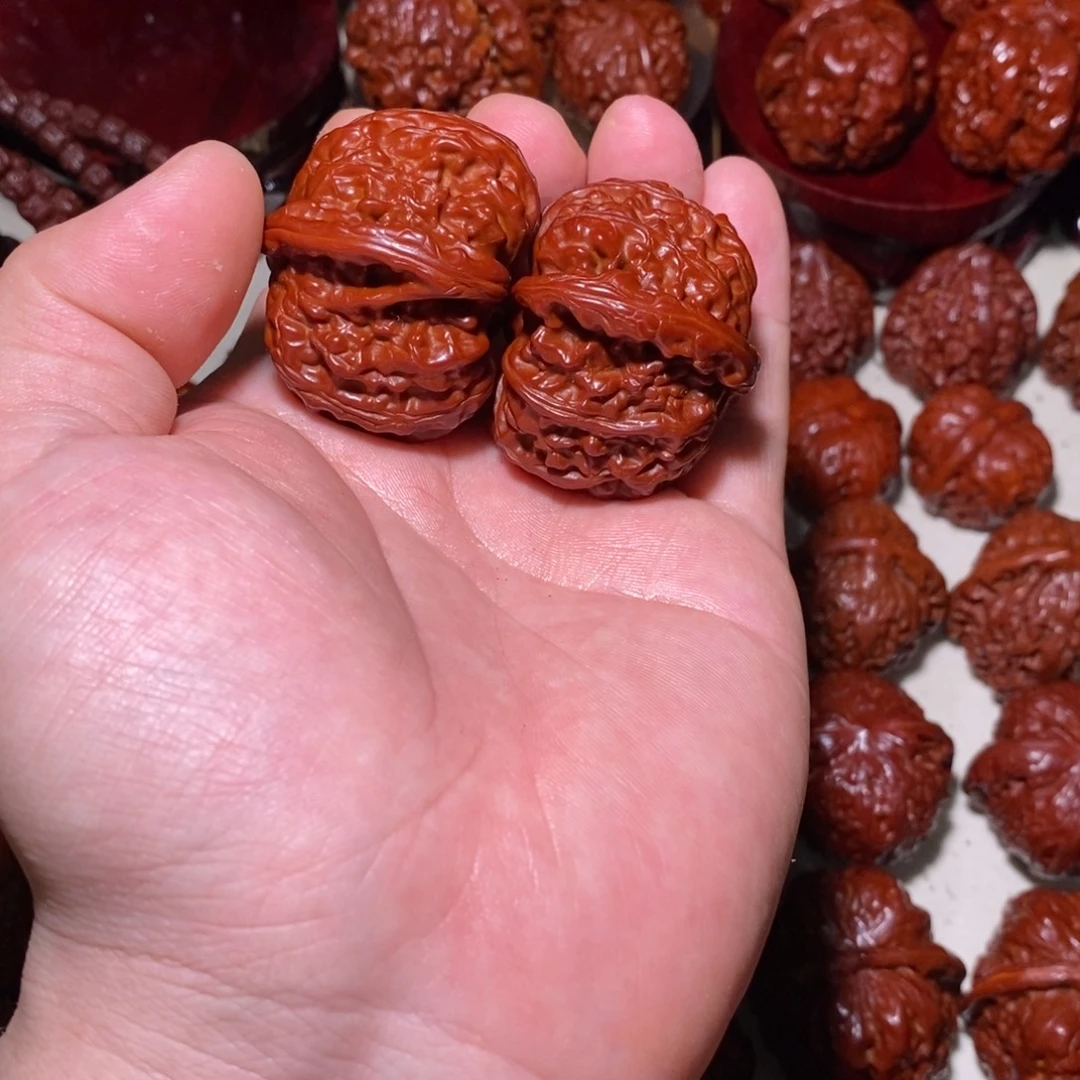 橄***郡桃核吊坠白狮子白狮子