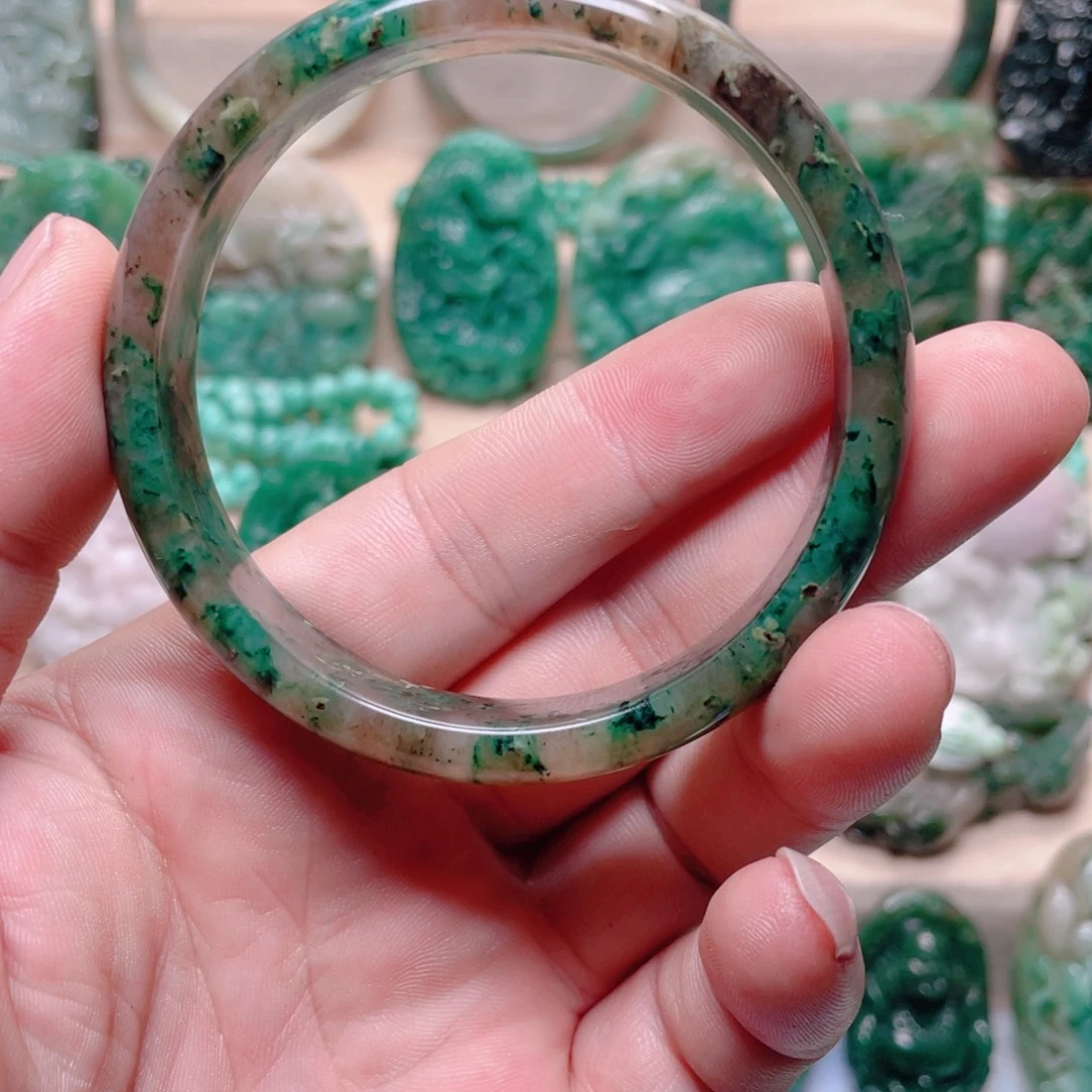 独山玉未镶嵌手镯