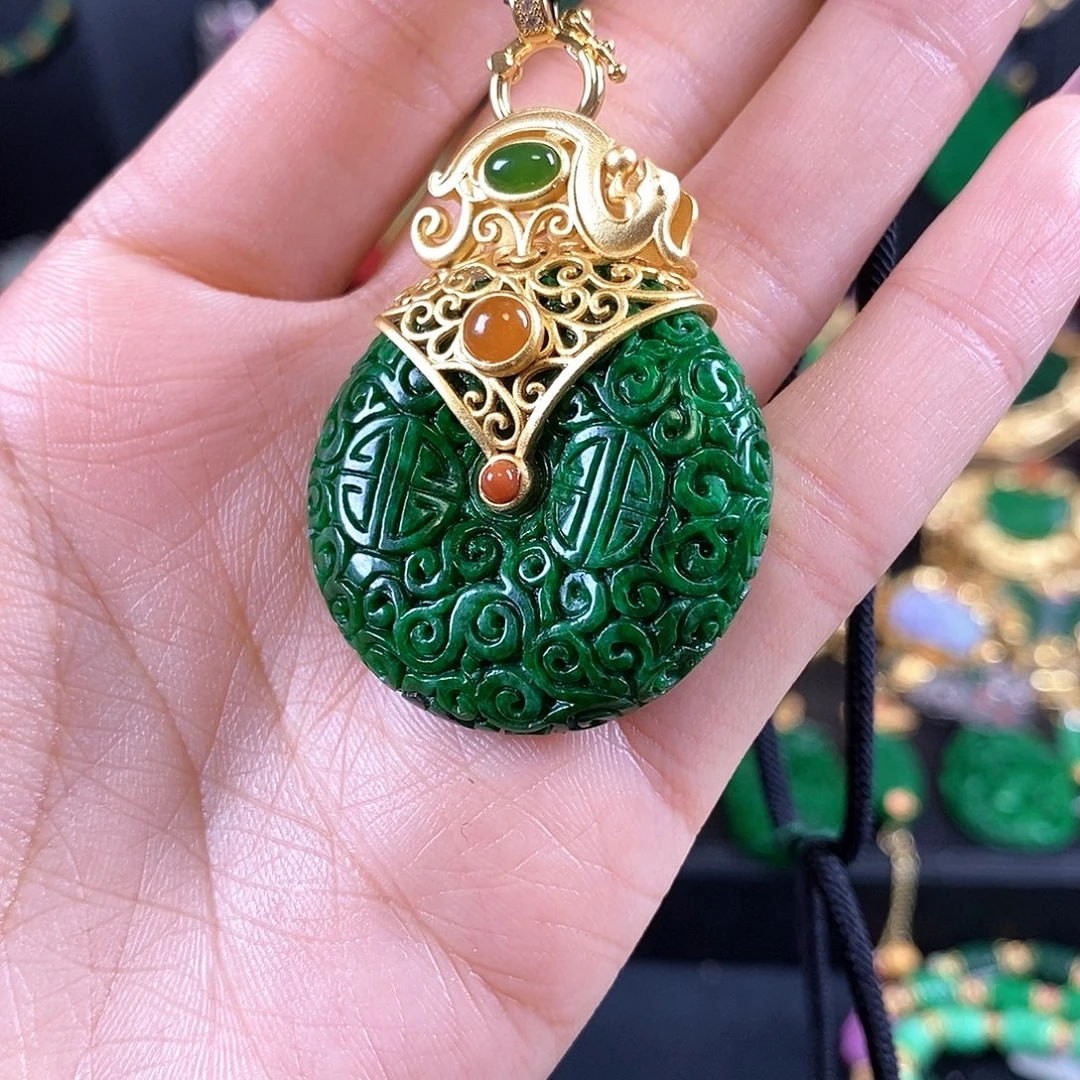 翡翠未镶嵌颈饰吊坠