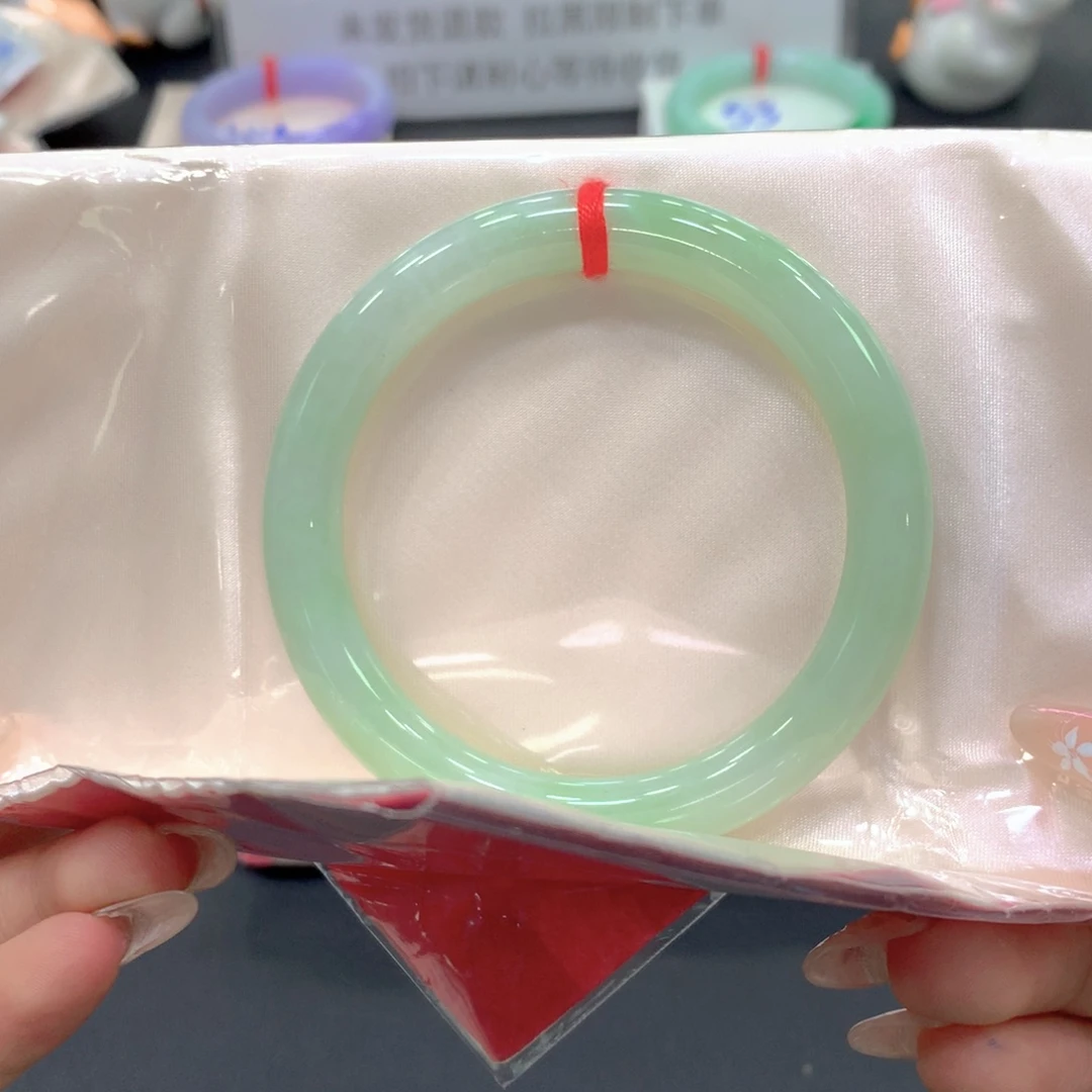 翡翠未镶嵌手镯57圆