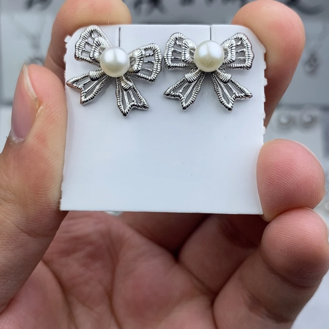 耳钉未镶嵌淡水珍珠