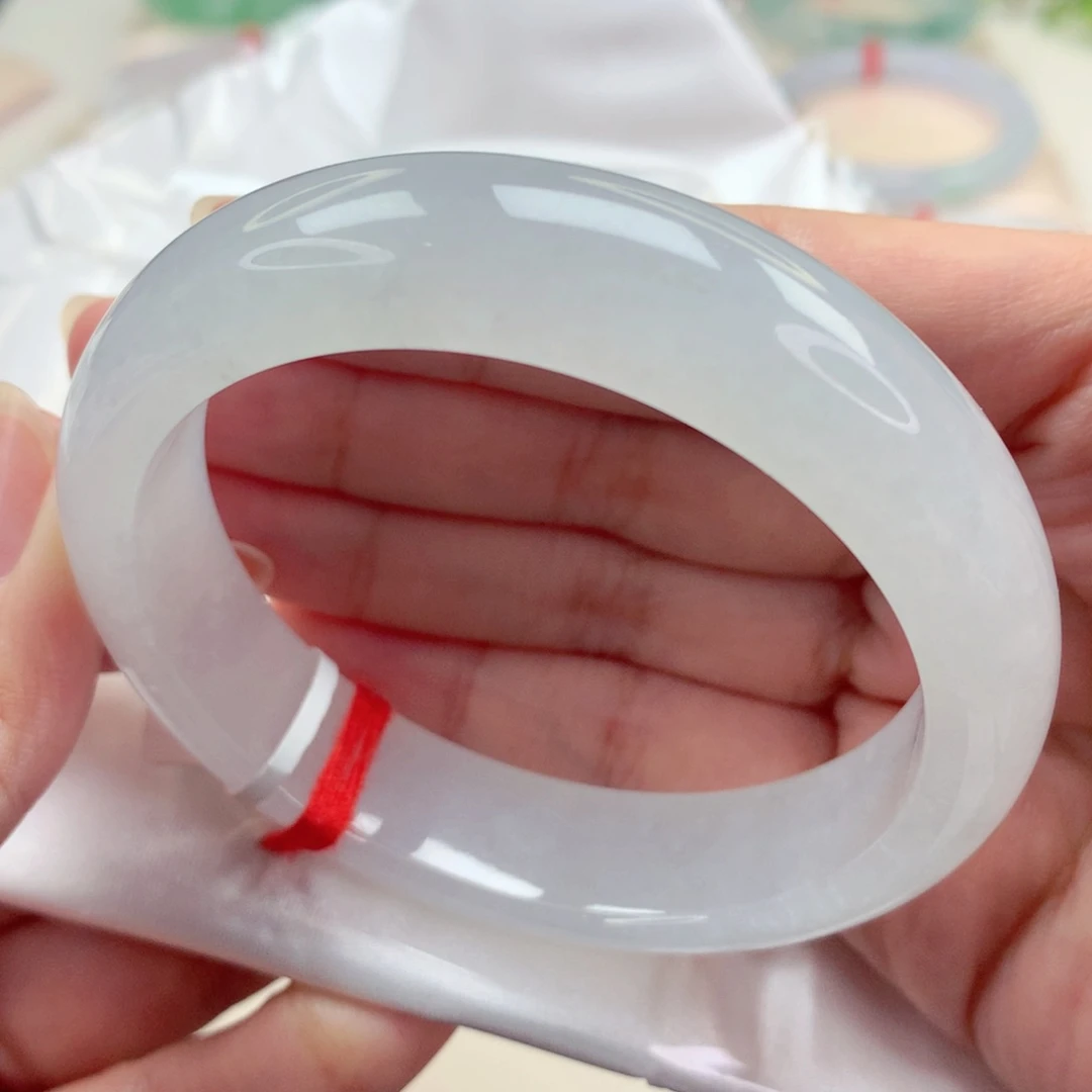 未镶嵌手镯翡翠柠****?57.3轮胎白月光 性价比高 喵喵