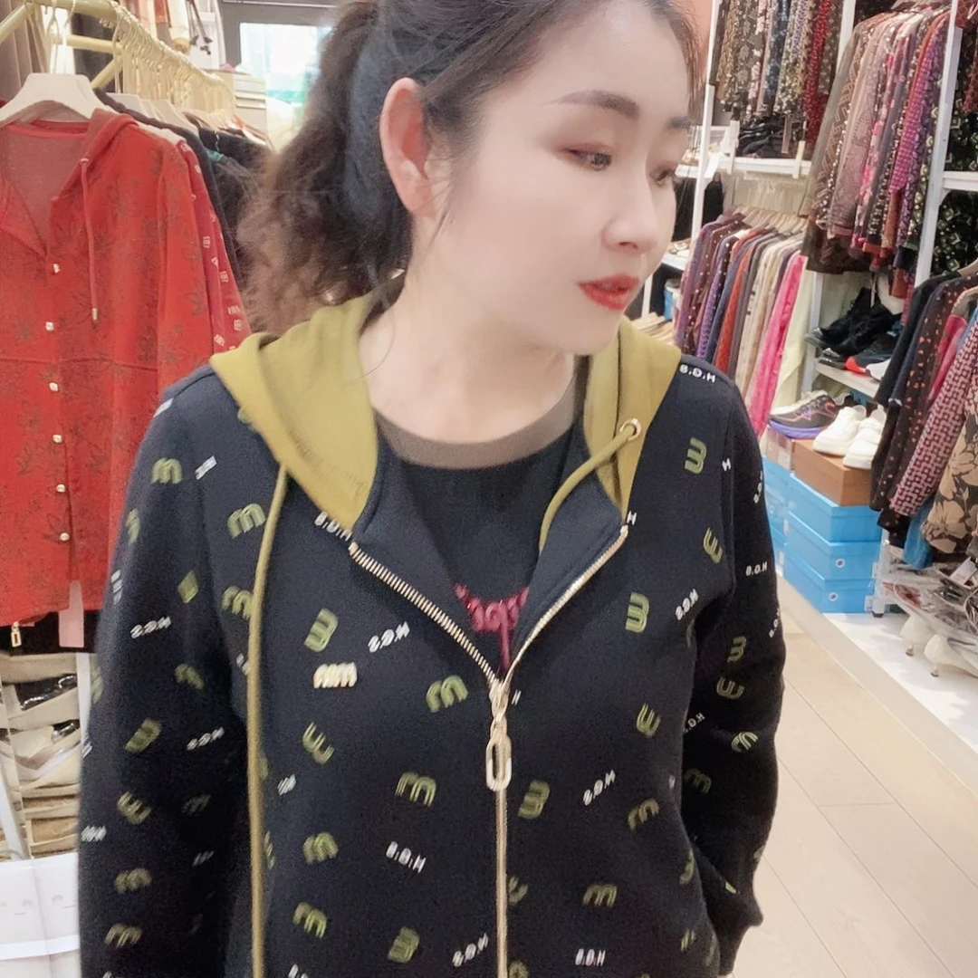 肥肥伊人精品外套