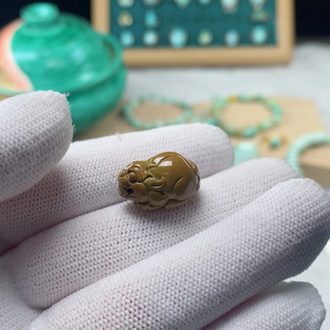 绿松石颈饰未镶嵌