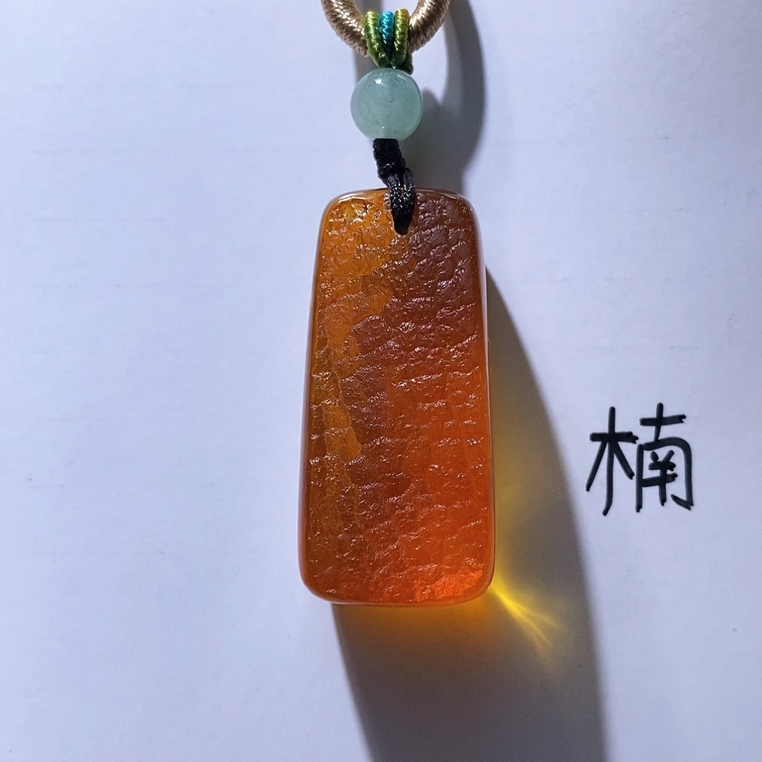 未镶嵌琥珀珠宝奇石
