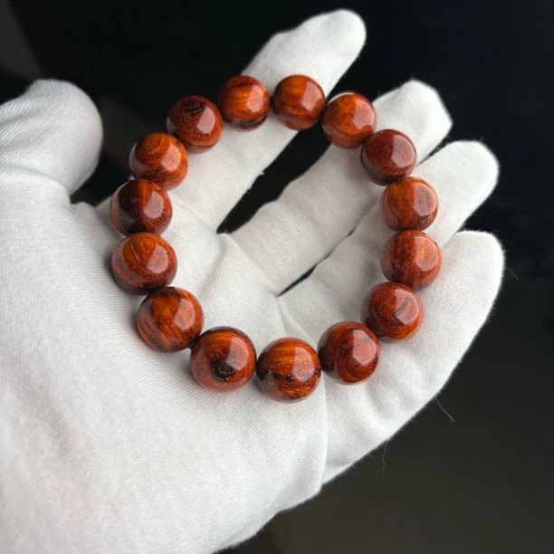 特品·小叶紫檀黑飘红1.5水波正圆，一物一拍