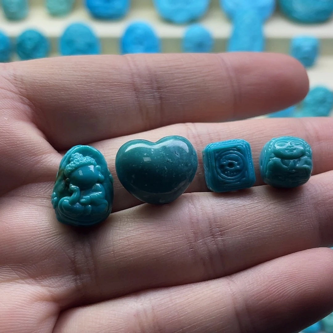 绿松石未镶嵌颈饰