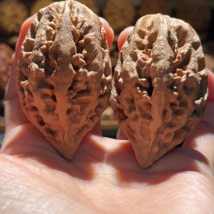 文玩核桃吊坠娇美楸68