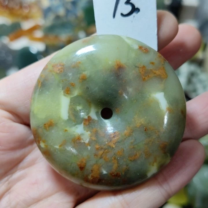 岫玉未镶嵌挂坠款式