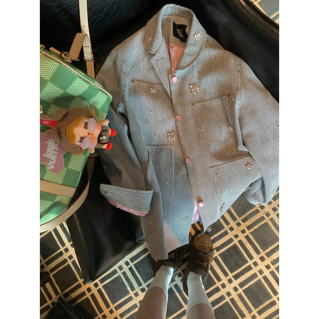 区区欧阳水钻条纹牛仔外套女秋季新款设计感小众宽松复古翻领夹克