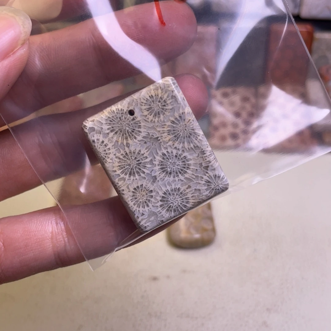粗***爱合金吊坠硅化玉精品8