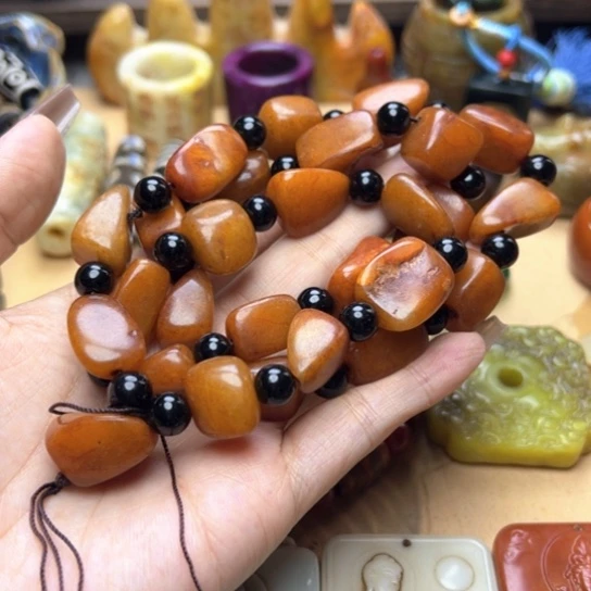 蛇纹石玉未镶嵌颈饰