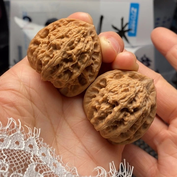 文玩核桃把件霞云岭