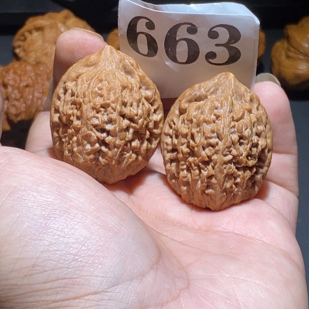 吊坠文玩核桃大蒜头有瑕疵