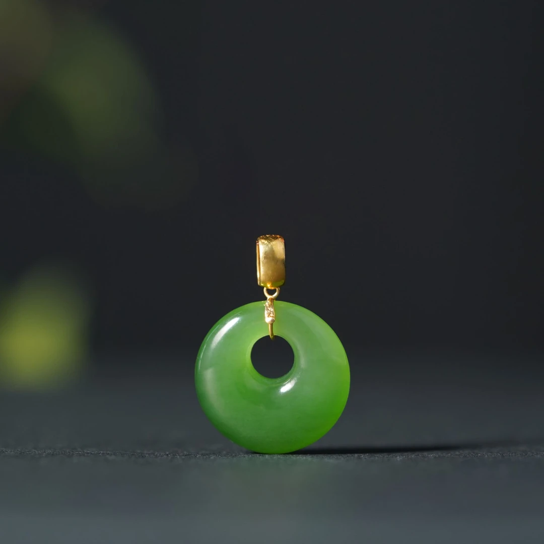 【慧子臻选】18k俄料阳绿和田玉公主扣吊坠不含链 Y17 14mm*1780*
