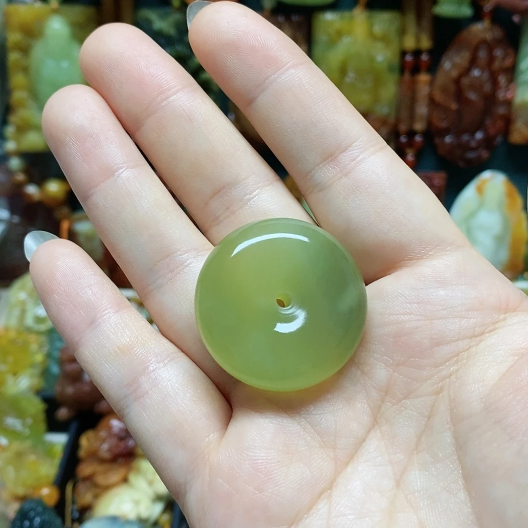 未镶嵌岫玉吊坠(赠链)