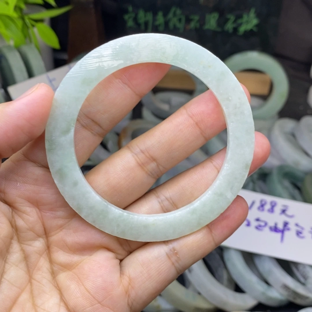 定制翡翠未镶嵌手镯