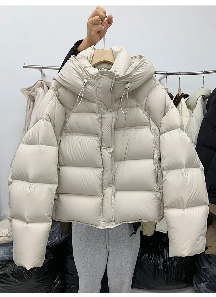 90鸭绒云感泡芙气质短款加厚保暖时尚连帽羽绒服