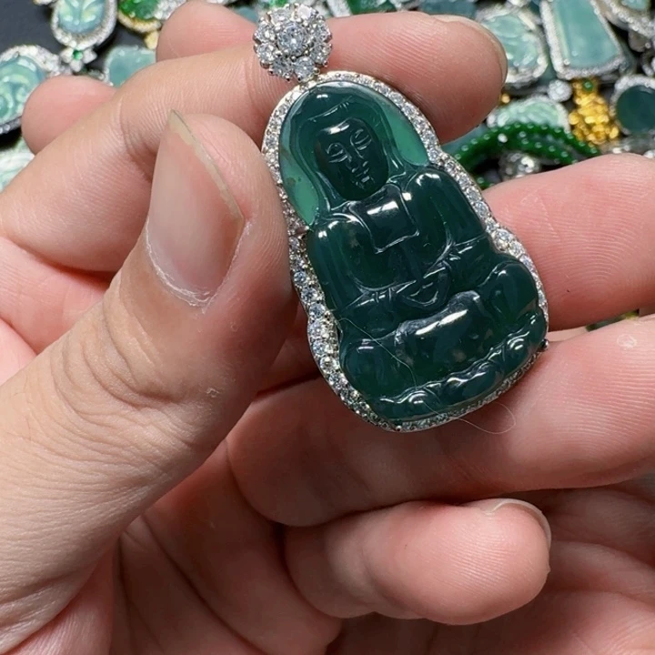 翡翠未镶嵌颈饰天然A货翡翠放漏