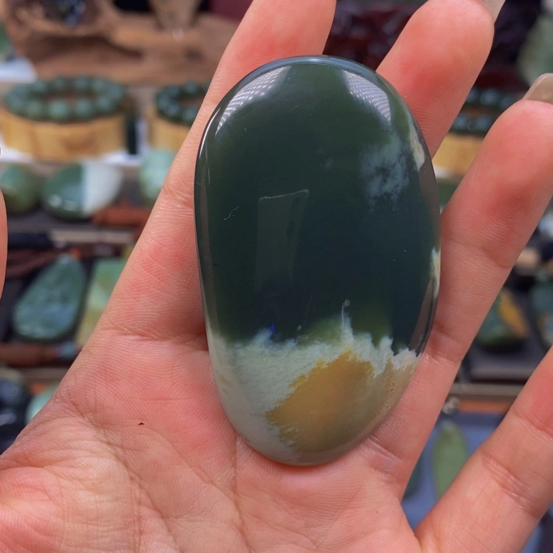 未镶嵌岫岩老玉（透闪石质玉）珠宝半成品
