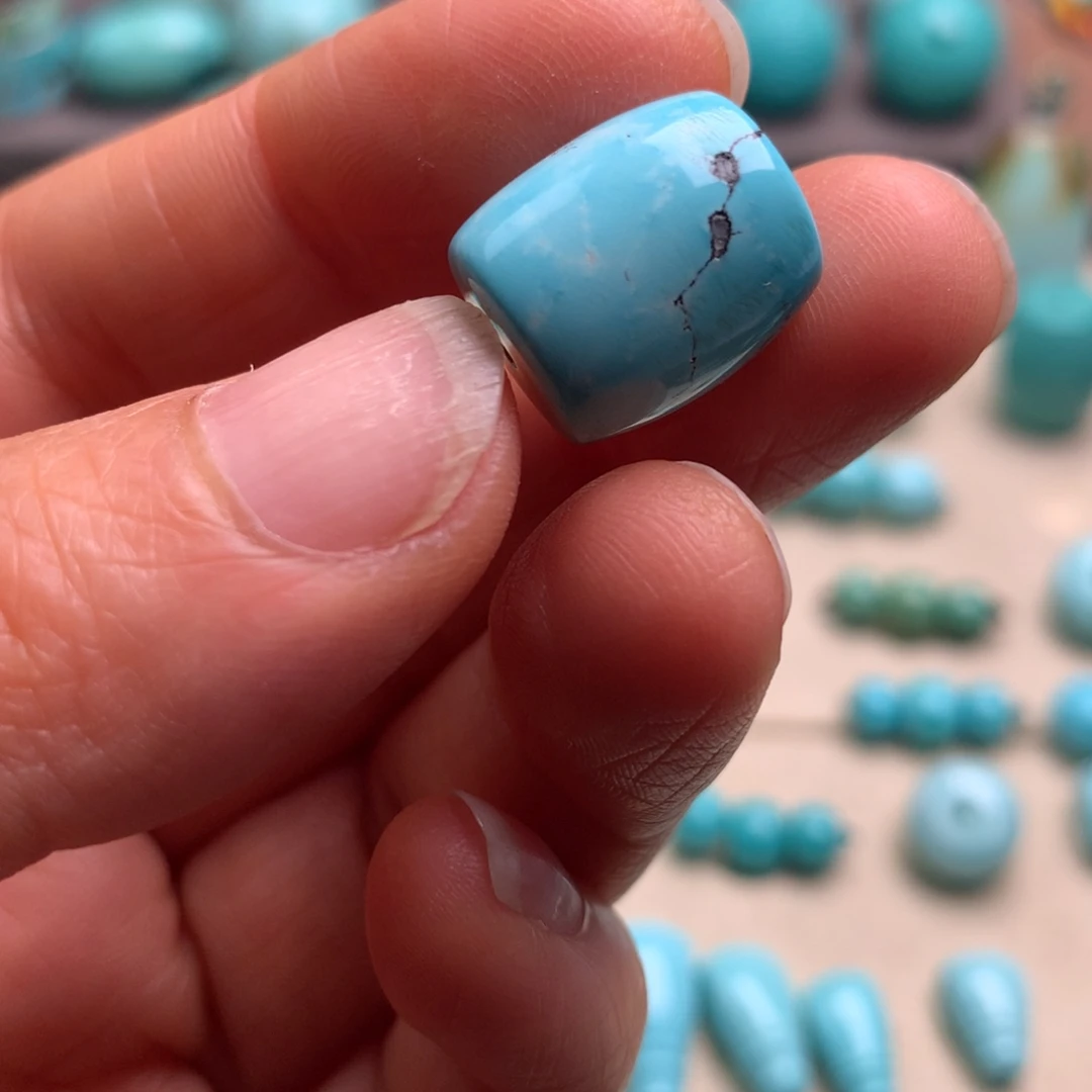 绿松石未镶嵌颈饰