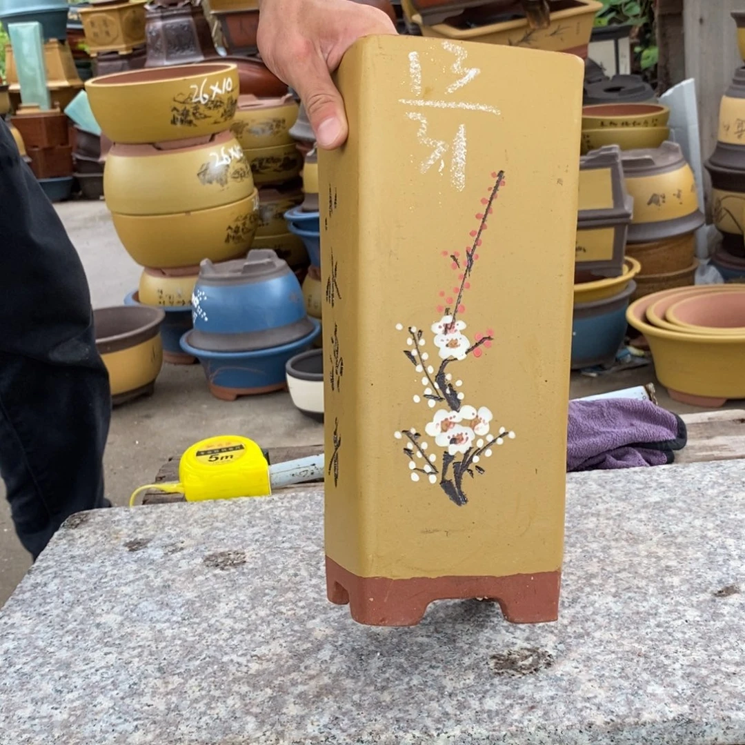 紫砂艺术学院的学生