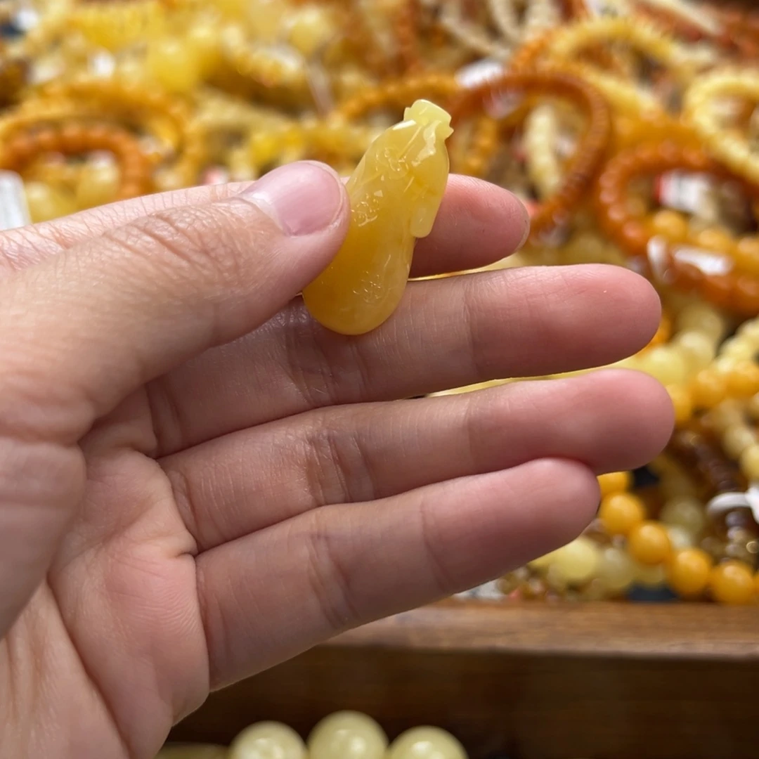 未镶嵌琥珀珠宝奇石