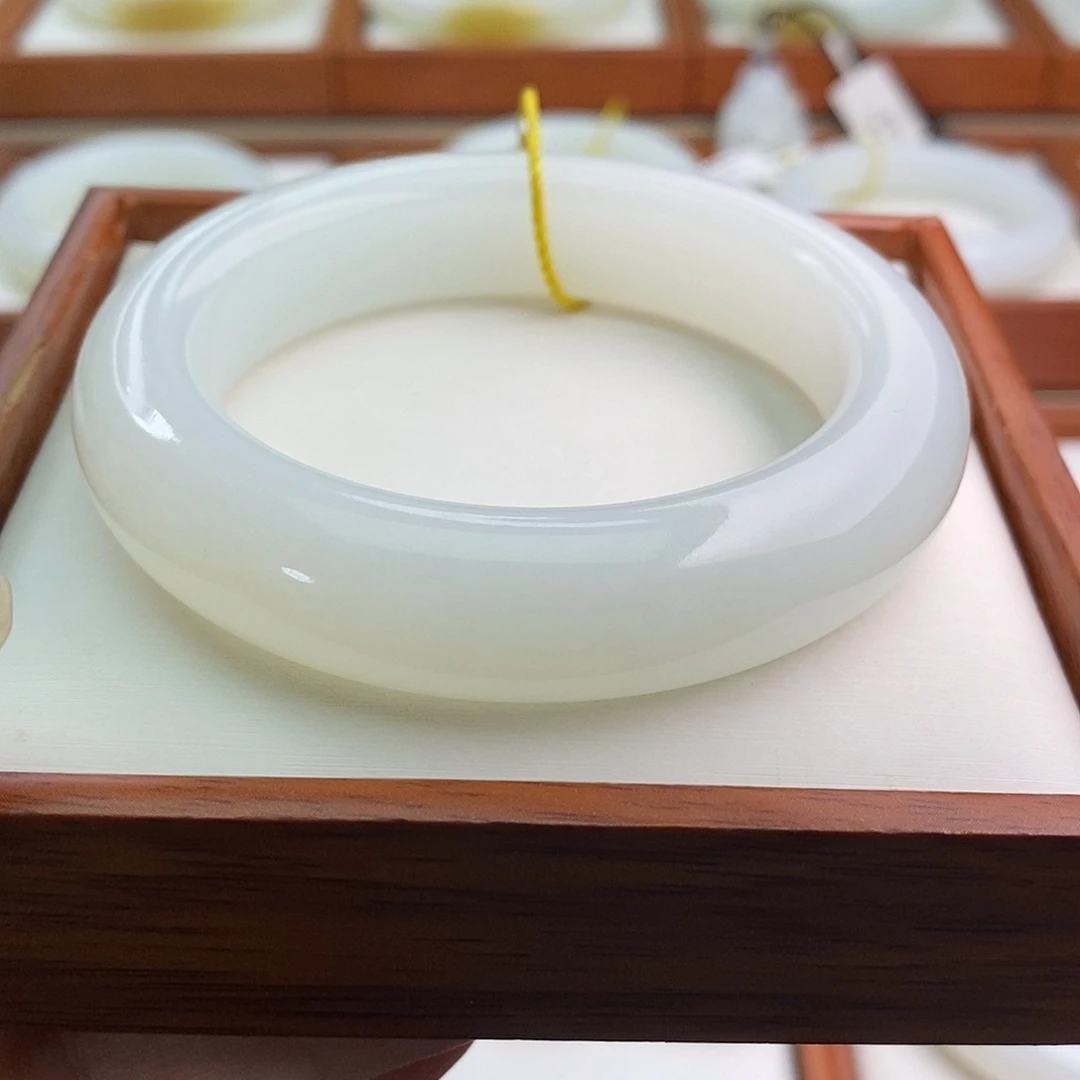 和田玉（白玉）手镯未镶嵌