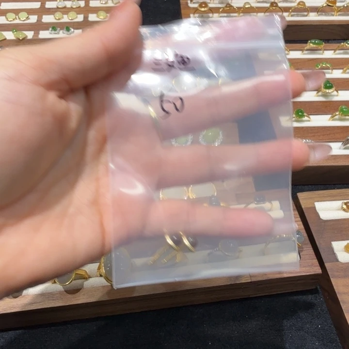 爱***猫和田玉（碧玉）未镶嵌手链