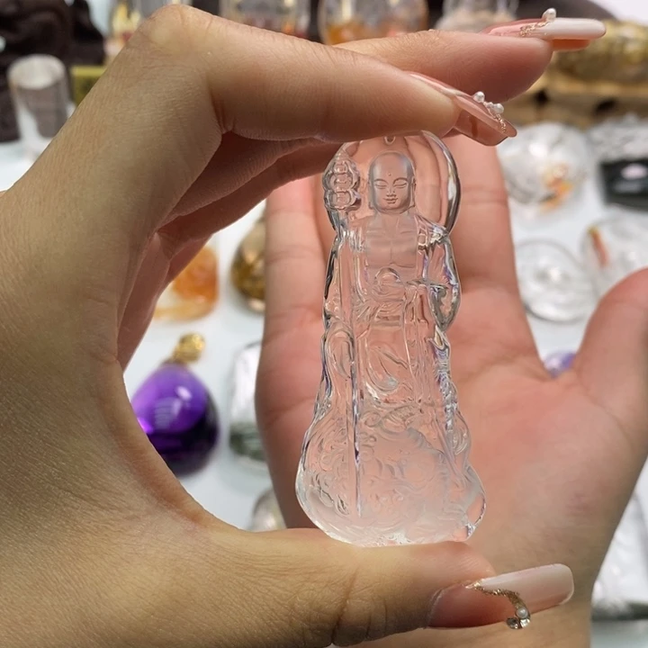 水晶颈饰未镶嵌柳****村