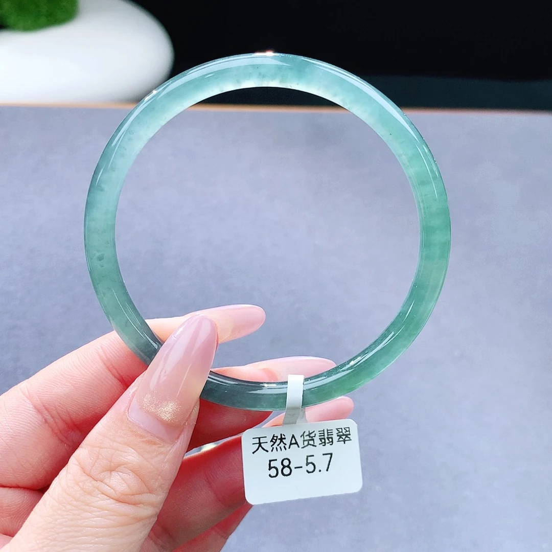 未镶嵌手镯（圆镯）翡翠