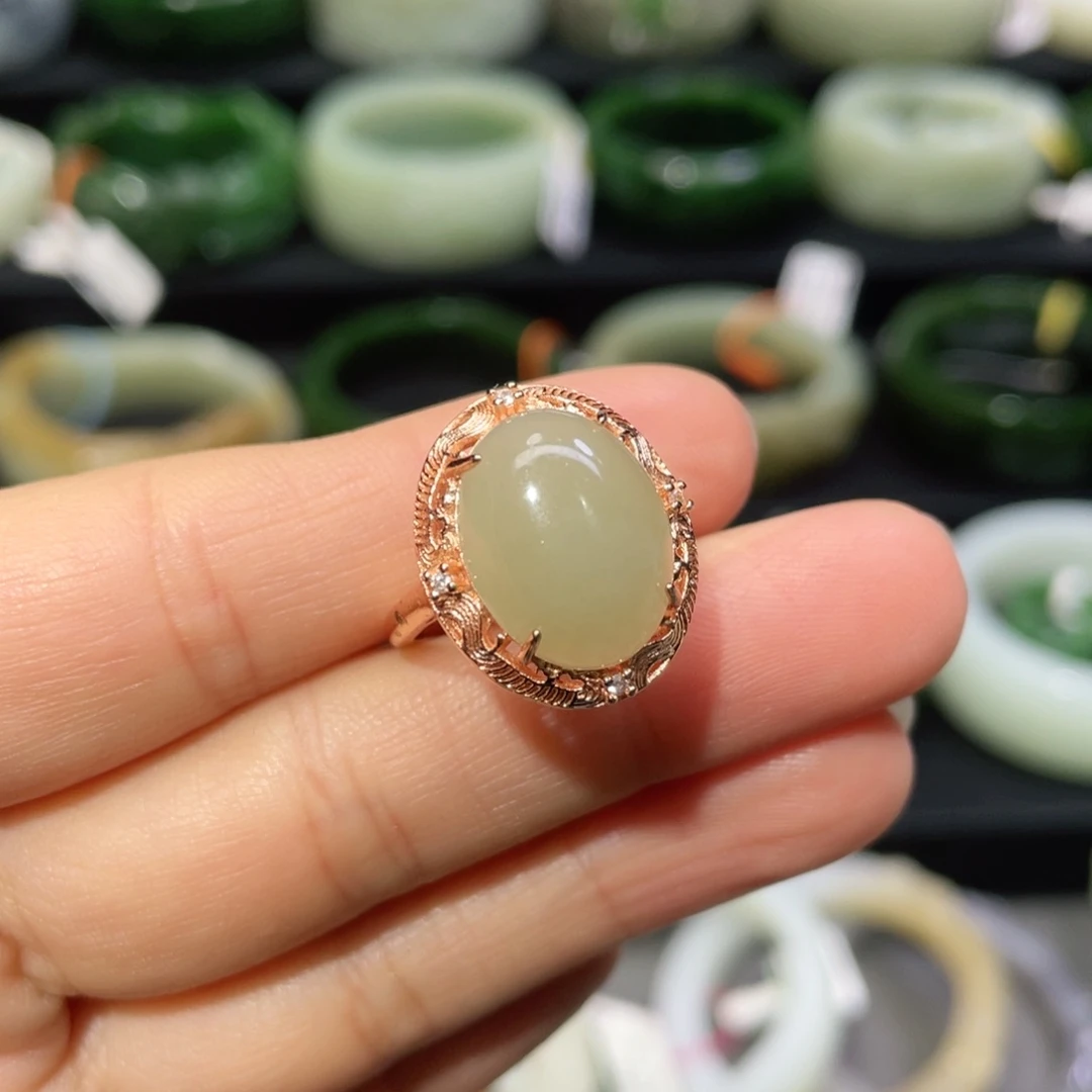 未镶嵌戒指和田玉