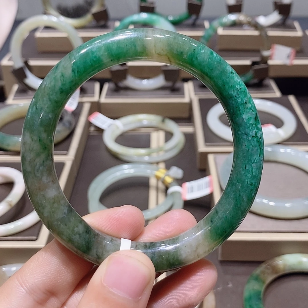 独山玉未镶嵌手镯57