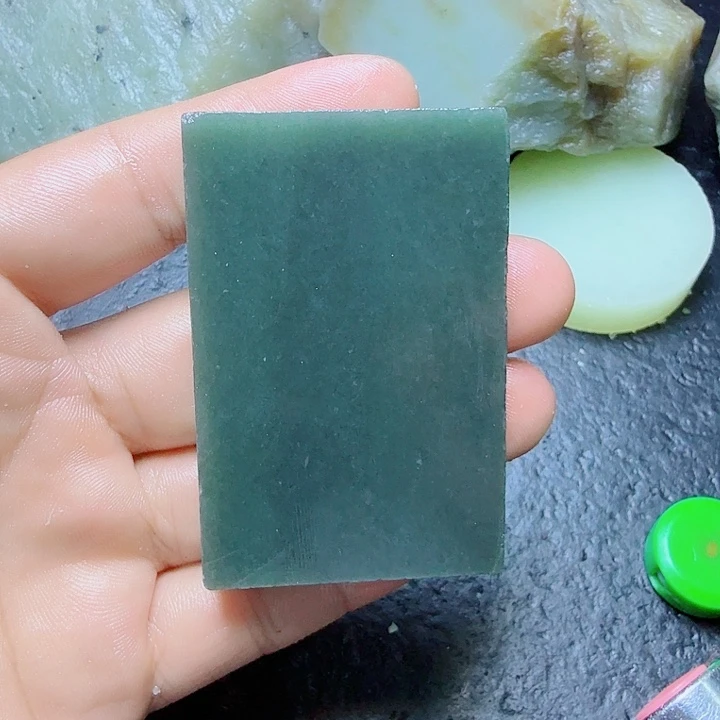 和田玉（糖玉）未镶嵌珠宝奇石