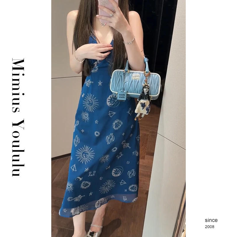 【mimius】P 复古V领收腰显瘦A字吊带连衣裙 G02283