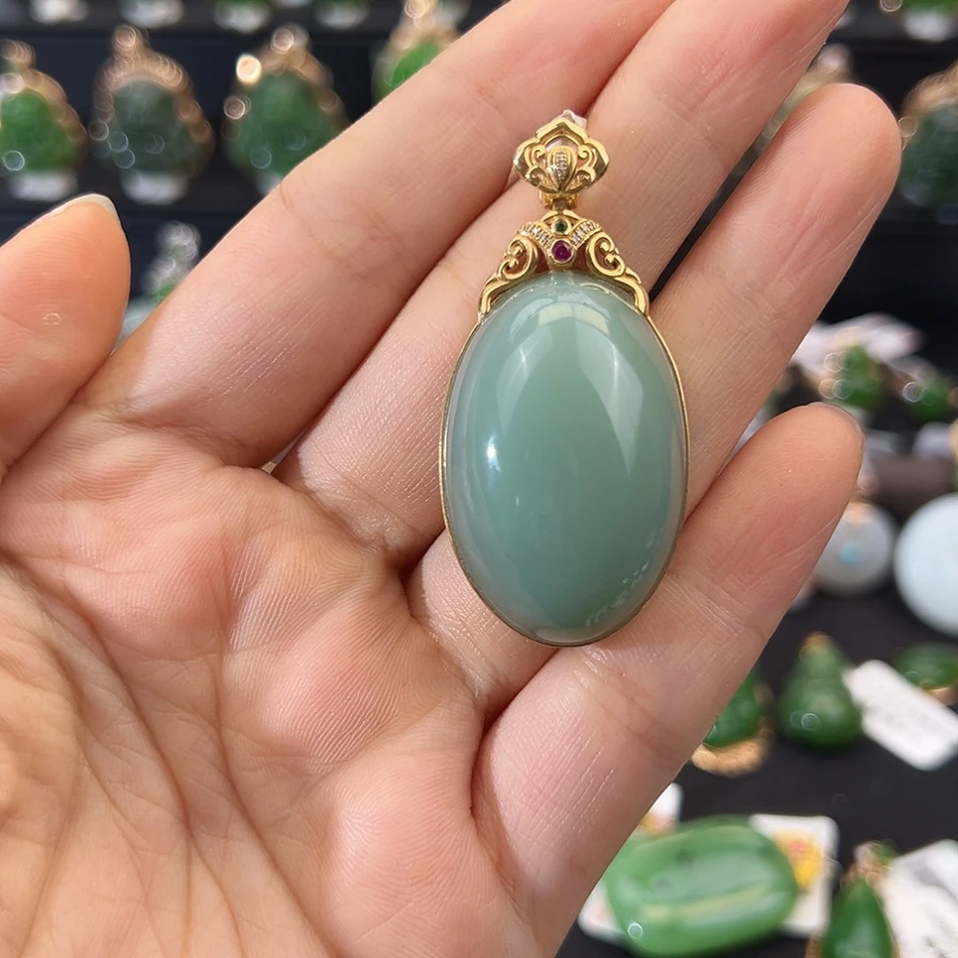 和田玉18K金镶嵌戒指