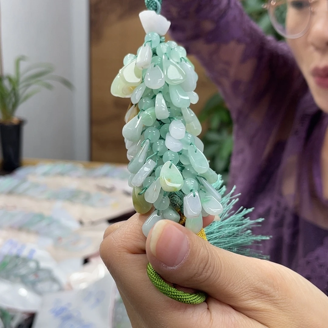 a***角翡翠未镶嵌颈饰翡翠