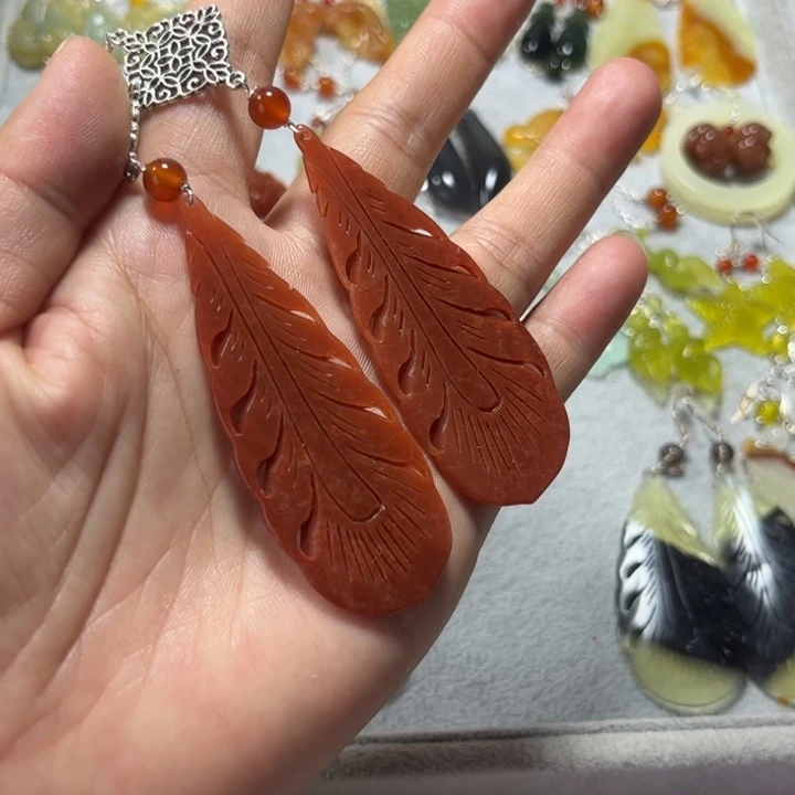 蛇纹石玉合金吊坠
