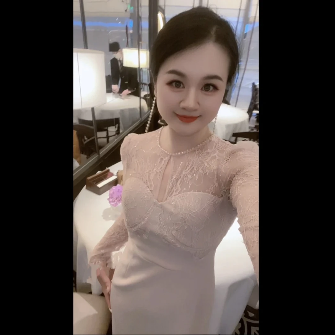 魅鹊 【带胸垫】52252法式浪漫粉色蕾丝修身显瘦连衣裙