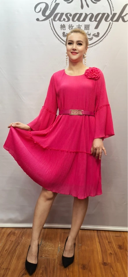 灯笼袖宽松连衣裙减龄显瘦中长款洋气设计